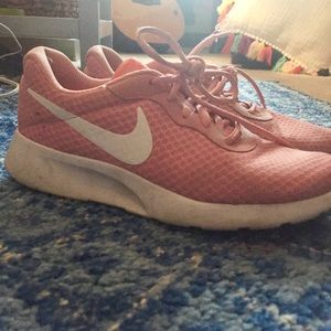 Nike Tanjun Pink Sneakers